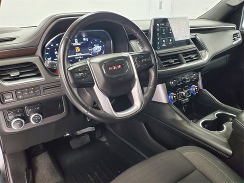Used 2022 GMC Yukon XL SLE image 10