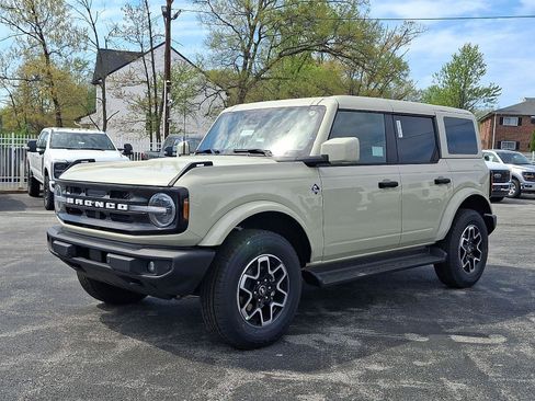 New 2026 Ford Bronco Outer Banks AWD/4WD image 2