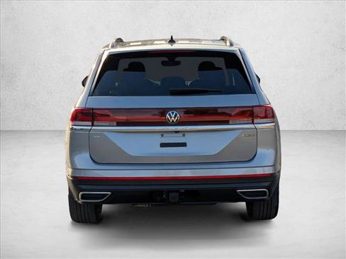 New 2026 Volkswagen Atlas SE image 8