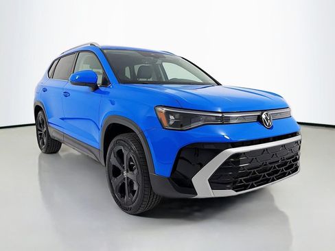 Used 2025 Volkswagen Taos SEL AWD/4WD image 1