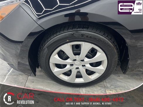Used 2024 Toyota Corolla LE FWD image 50