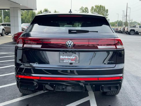 Used 2025 Volkswagen Atlas Cross Sport SEL R-Line AWD/4WD image 5