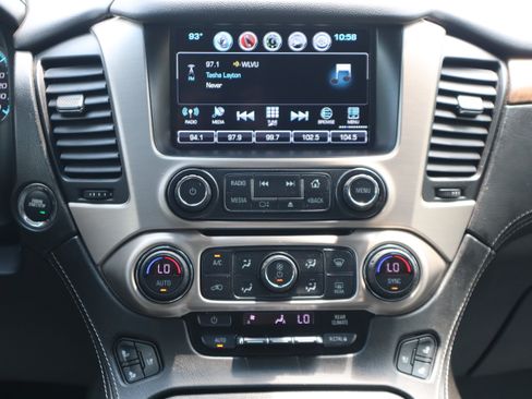 Used 2019 GMC Yukon XL Denali w/ Denali Ultimate Package AWD/4WD image 13