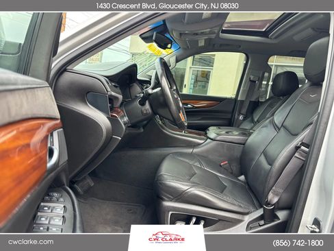 Used 2015 Cadillac Escalade Premium image 12