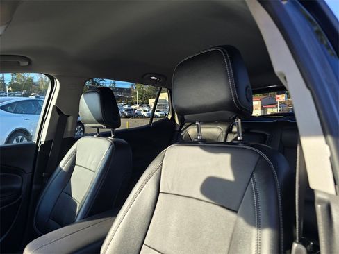 Used 2024 GMC Terrain SLT image 24