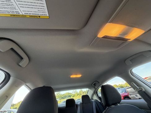 Used 2024 Nissan Sentra S FWD image 21