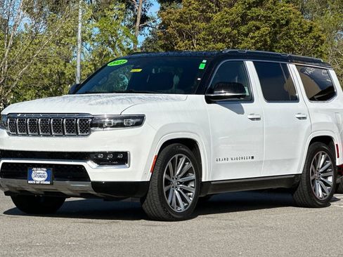 Used 2023 Jeep Grand Wagoneer Series II AWD/4WD image 8