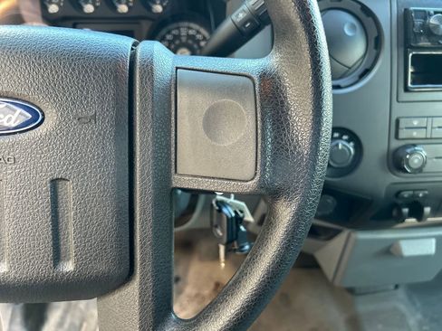 Used 2016 Ford F250 XL w/ Power Equipment Group image 19