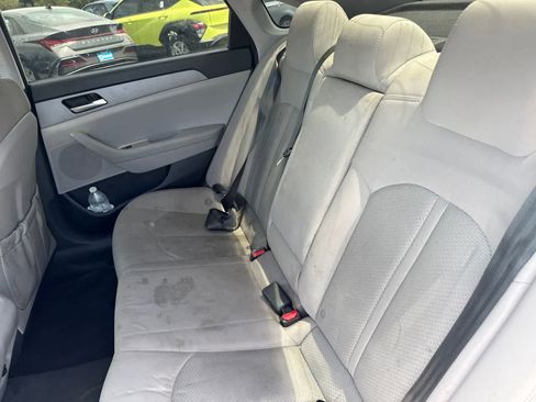 Used 2018 Hyundai Sonata SE FWD image 14