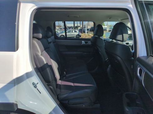 Used 2025 Hyundai Santa Fe SEL FWD image 29