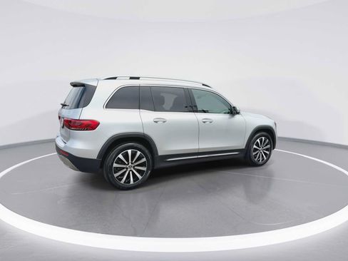 Used 2022 Mercedes-Benz GLB 250 4MATIC image 8