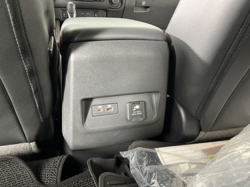 Used 2023 Nissan Frontier PRO-4X w/ Pro-4X Premium Package AWD/4WD image 39