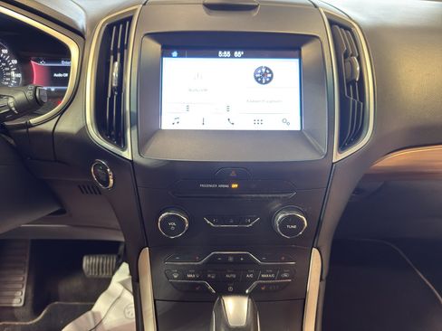 Used 2018 Ford Edge SEL w/ Equipment Group 201A AWD/4WD image 18