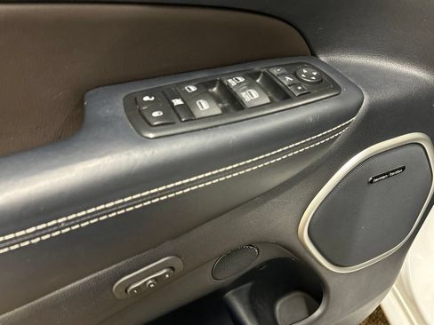 Used 2016 Jeep Grand Cherokee Overland AWD/4WD image 26