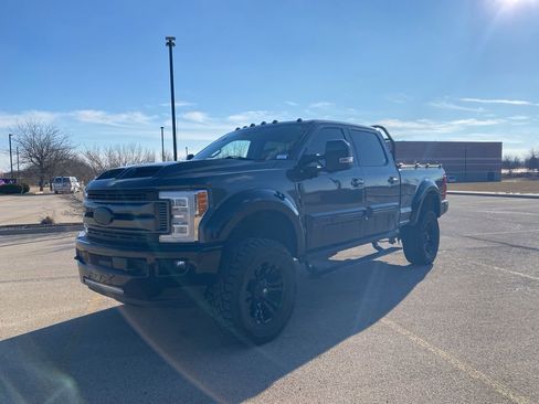 Used 2018 Ford F250 Lariat w/ Lariat Ultimate Package image 14