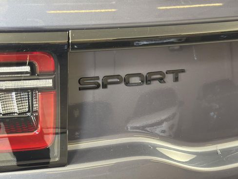 Certified 2025 Land Rover Discovery Sport Dynamic SE image 29