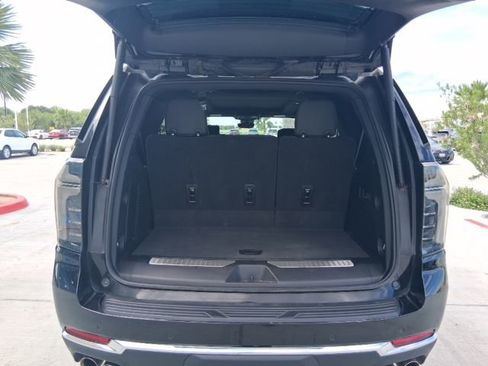 Used 2025 Chevrolet Tahoe Premier RWD image 6
