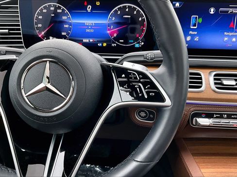 Used 2024 Mercedes-Benz GLE 350 4MATIC w/ AMG Line Exterior image 22