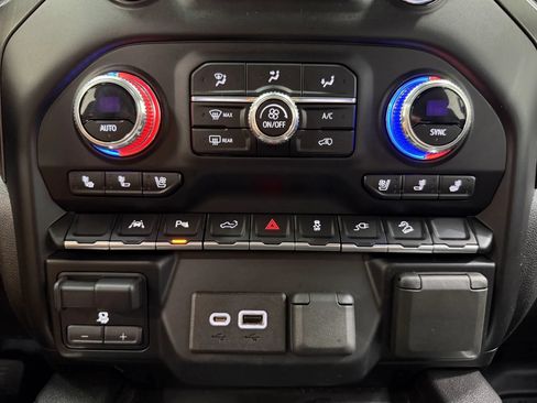 Used 2022 GMC Sierra 1500 AT4 w/ AT4 Premium Package AWD/4WD image 34