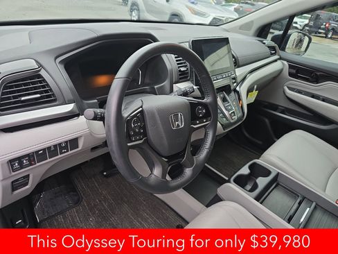 Used 2024 Honda Odyssey Touring image 25