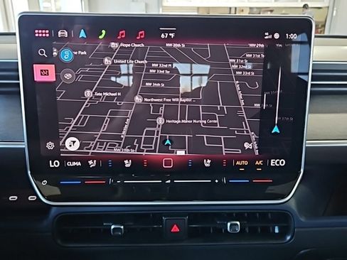 Used 2025 Volkswagen ID. Buzz Pro S Plus image 32