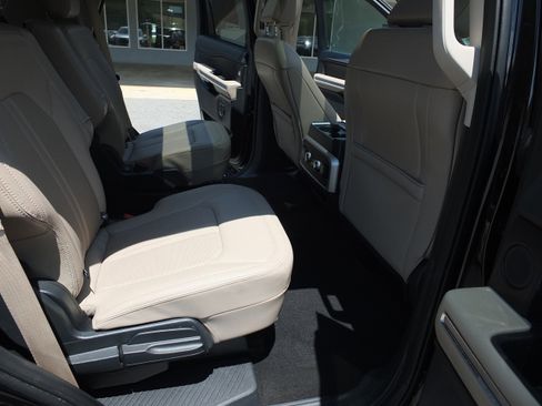 Used 2024 Ford Expedition Limited RWD image 14