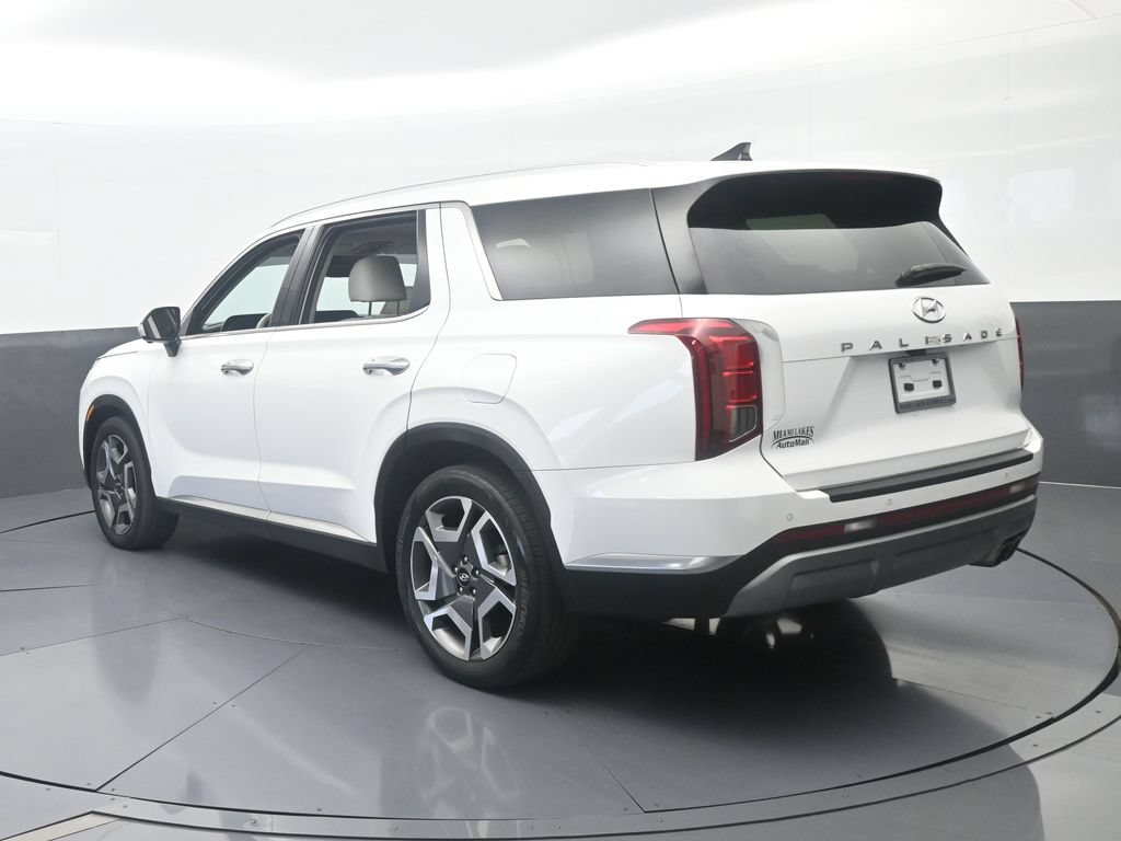 Used 2024 Hyundai Palisade Limited FWD image 4
