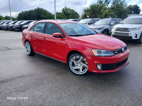 Used 2013 Volkswagen Jetta GLI Autobahn FWD image 2