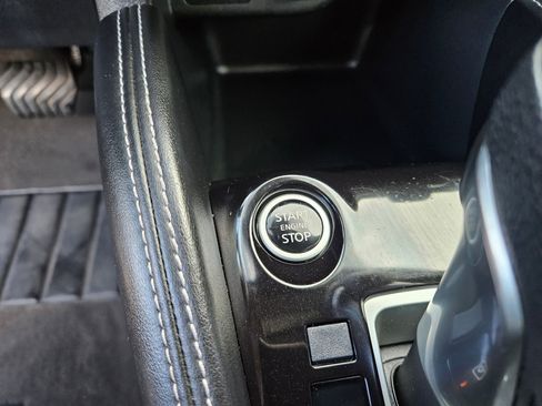 Used 2020 Nissan Kicks SR w/ SR Premium Package FWD image 21