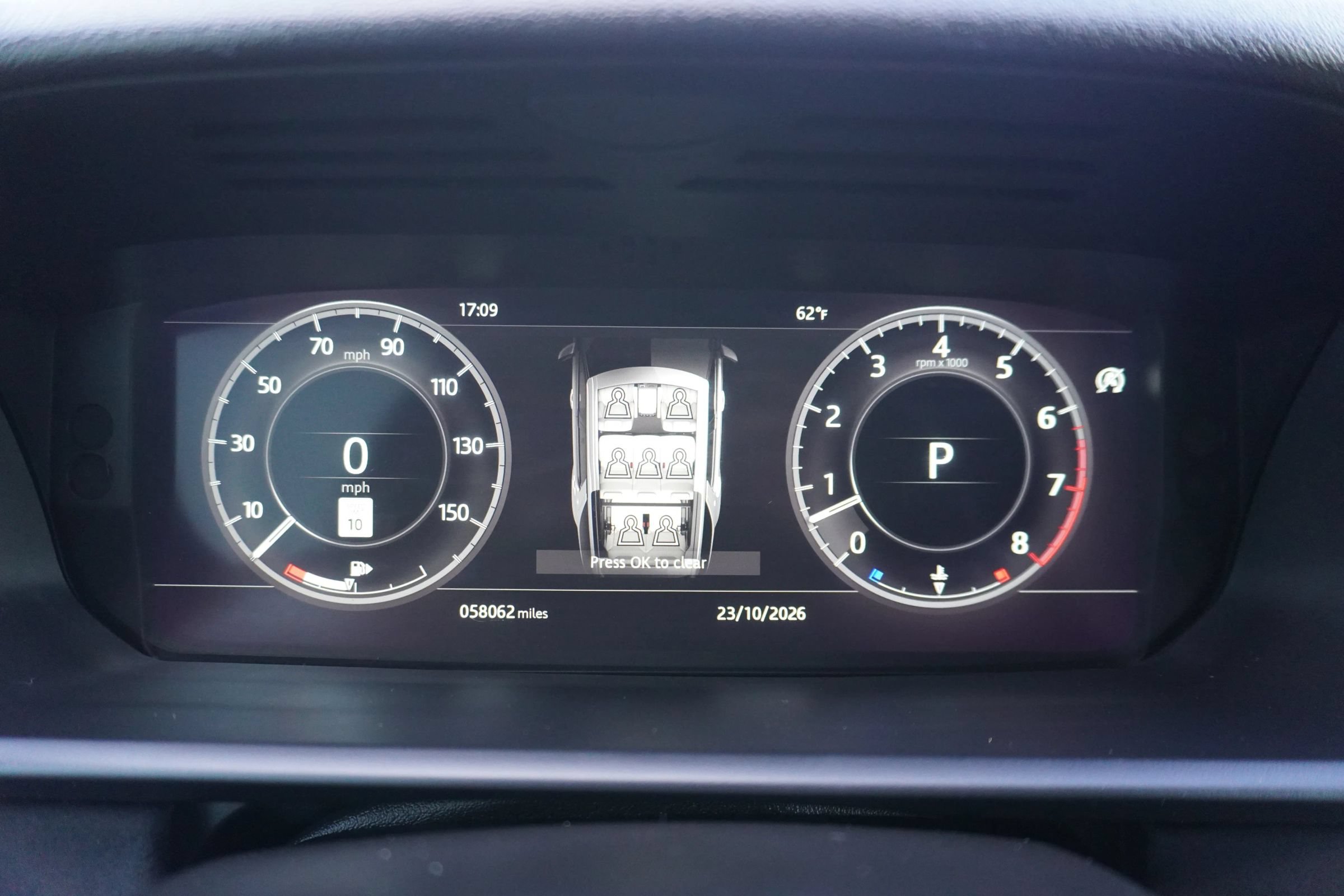 Used 2018 Land Rover Discovery HSE AWD/4WD image 20