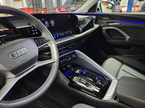 Certified 2025 Audi Q5 Premium Plus w/ Premium Plus image 8