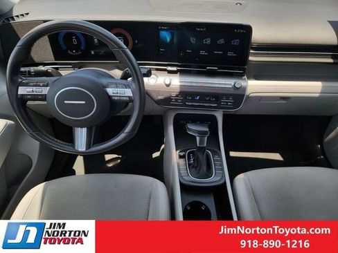 Used 2025 Hyundai Kona SEL AWD/4WD image 25