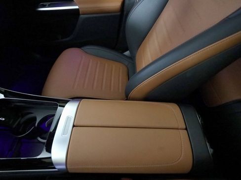 Used 2024 Mercedes-Benz GLC 43 AMG 4MATIC image 36