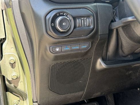 Used 2021 Jeep Wrangler Unlimited Sahara w/ Safety Group AWD/4WD image 20
