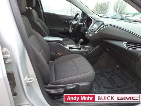 Used 2018 Chevrolet Malibu LT image 48