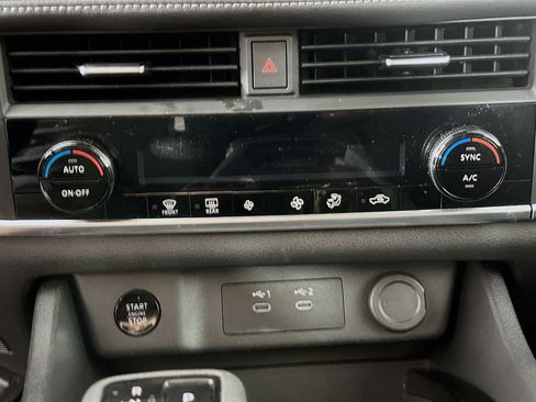 Used 2025 Nissan Rogue SV FWD image 23