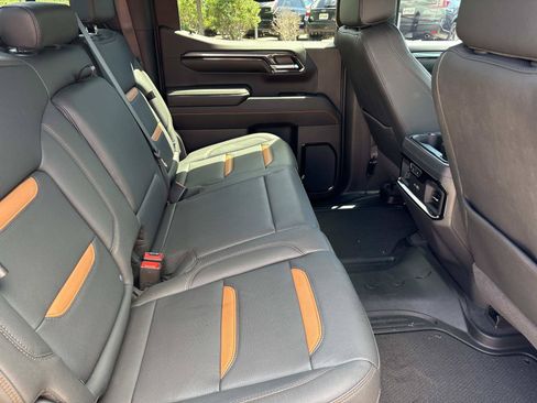 Used 2024 GMC Sierra 1500 AT4 w/ Technology Package AWD/4WD image 33