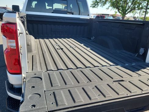 Used 2024 Chevrolet Silverado 2500 High Country w/ Technology Package AWD/4WD image 15