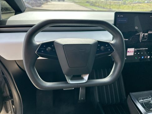Used 2024 Tesla Cybertruck AWD Crew Cab image 14