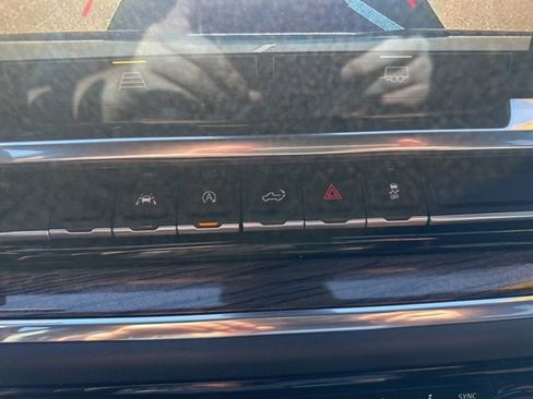 Used 2023 Chevrolet Silverado 1500 LT image 17