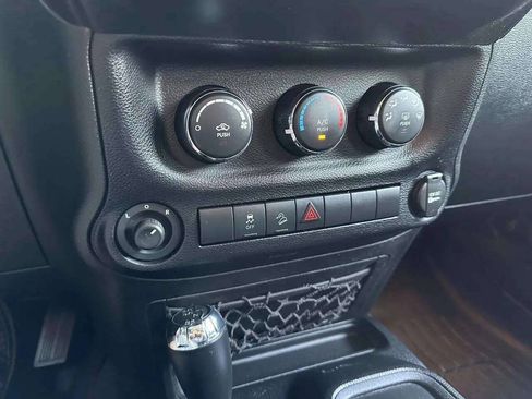 Used 2015 Jeep Wrangler Unlimited Sport w/ Quick Order Package 24S AWD/4WD image 12