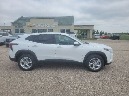 New 2026 Chevrolet Trax LS FWD image 19