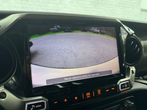 Used 2019 Jeep Wrangler Unlimited Sport S AWD/4WD image 18