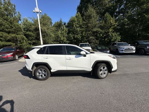 Used 2025 Toyota RAV4 XLE w/ Convenience Package AWD/4WD image 5