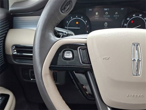 Used 2020 Lincoln Corsair AWD w/ Premium Package image 22