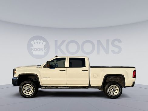 Used 2016 GMC Sierra 2500 4x4 Crew Cab w/ Sierra Convenience Package image 2