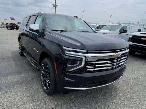 New 2025 Chevrolet Suburban Premier image 4