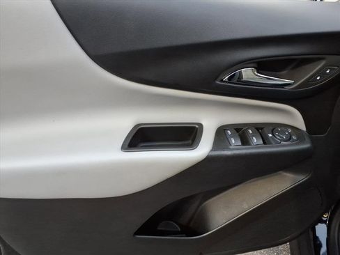 Used 2024 Chevrolet Equinox LS w/ LS Convenience Package image 16