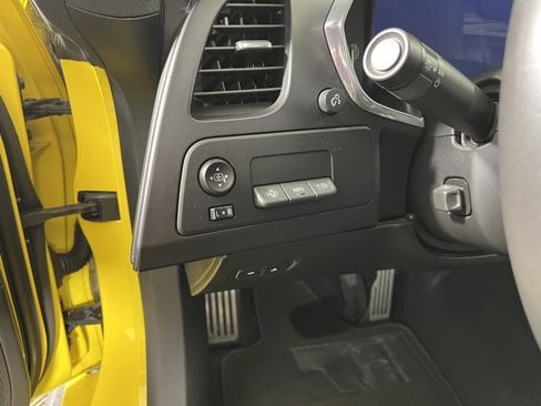 Used 2016 Chevrolet Corvette Z06 w/ Z07 Performance Package image 19