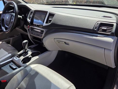 Certified 2019 Honda Ridgeline RTL-T image 16